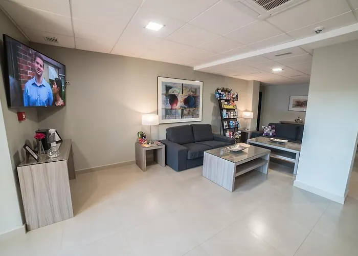 Apartahotel Miguel Sanchez Alhaurín de la Torre